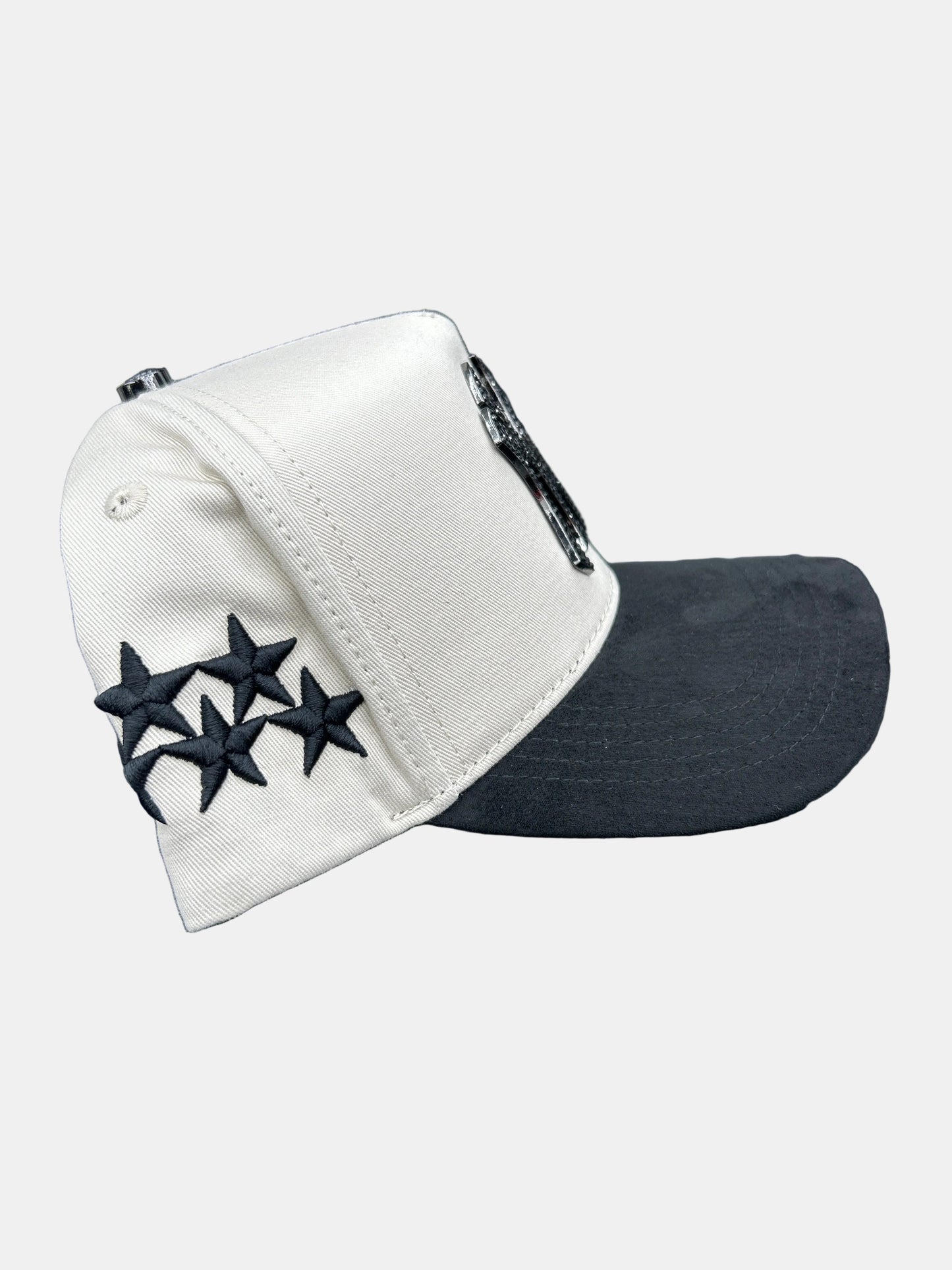 SNAPBACK CAPS FANS (CREAM AND BLACK)