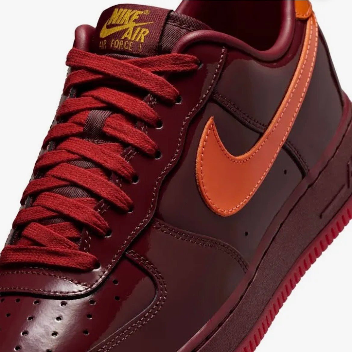 NIKE AIR FORCE 1 LOW PANTENT LEATHER