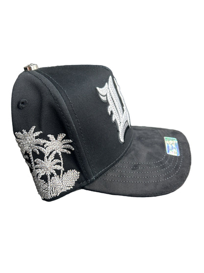 Caps  L-A BLACK