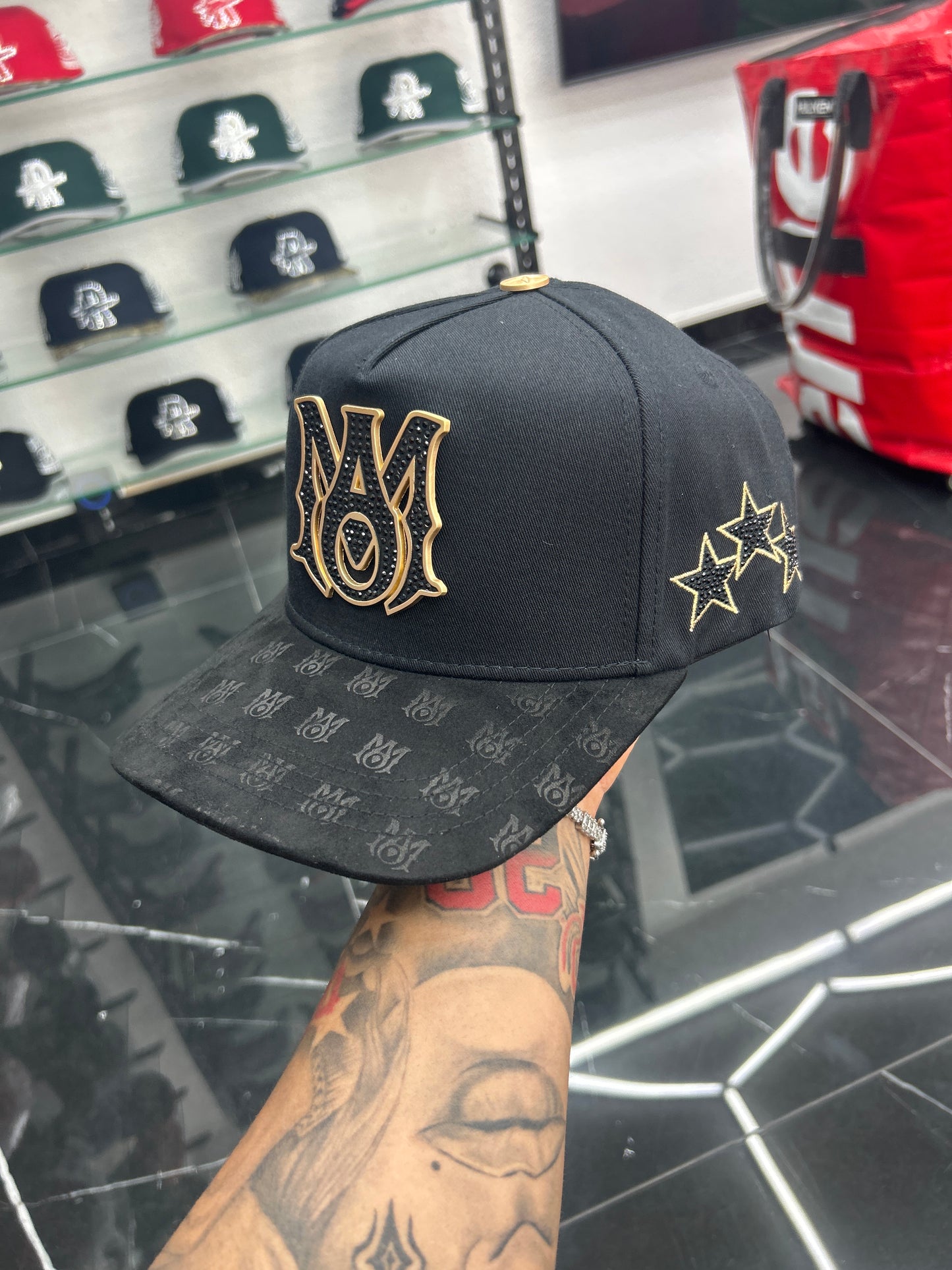 CAPS Bigg Boss( gold custom)