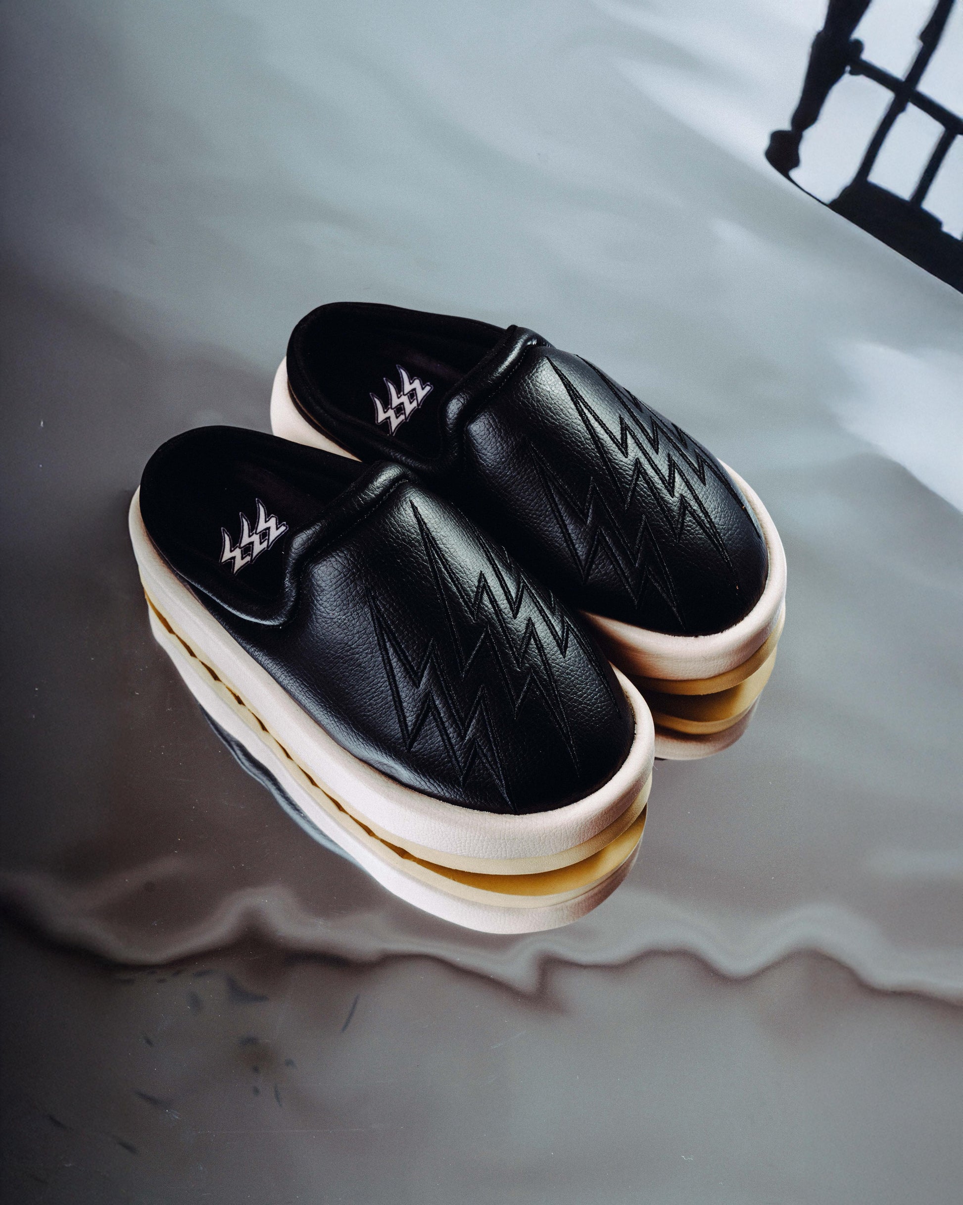 333 Slides 2.0 Black&Cream