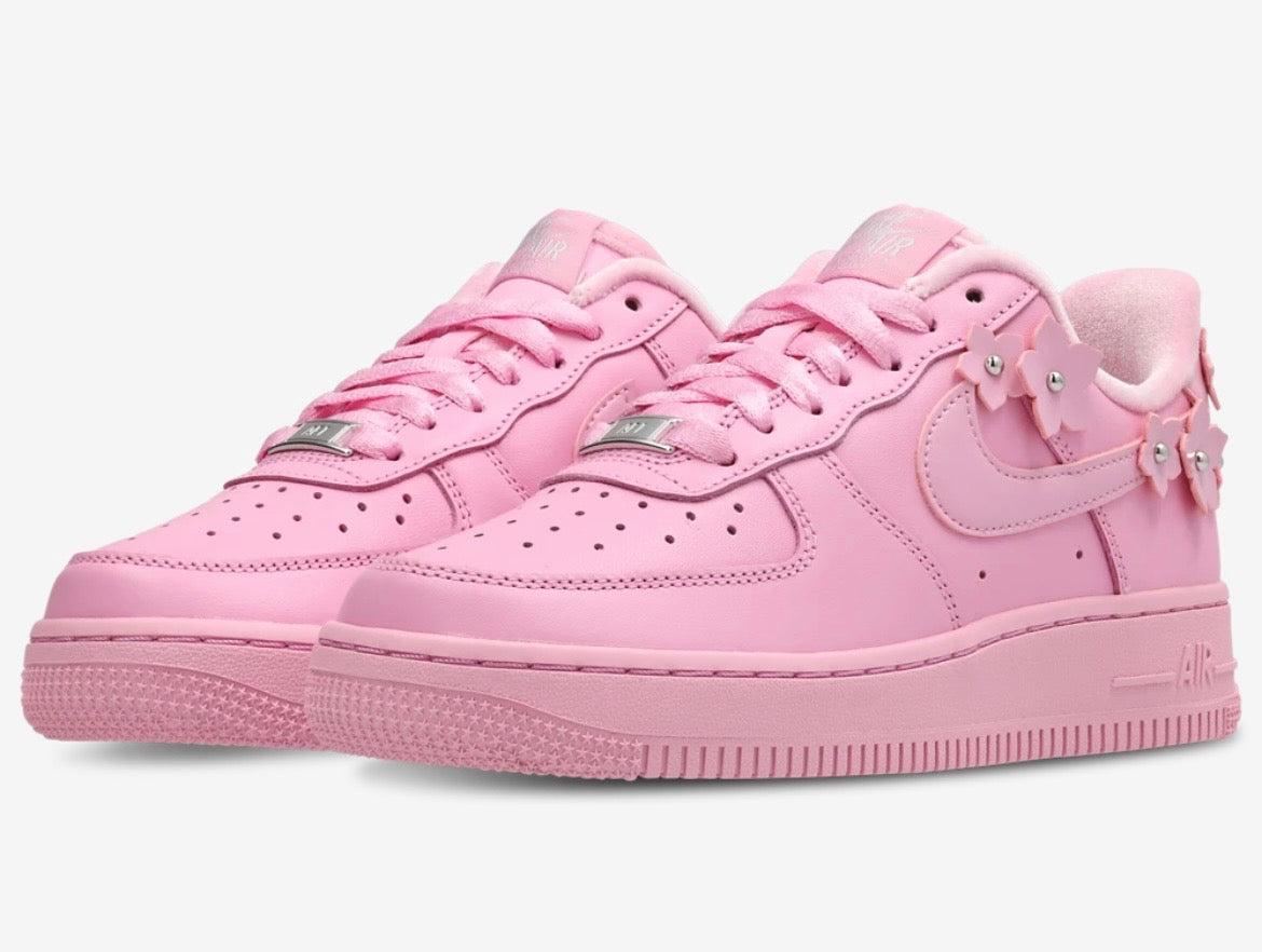 NIKE AIR FORCE 1’07 FLORETTE
