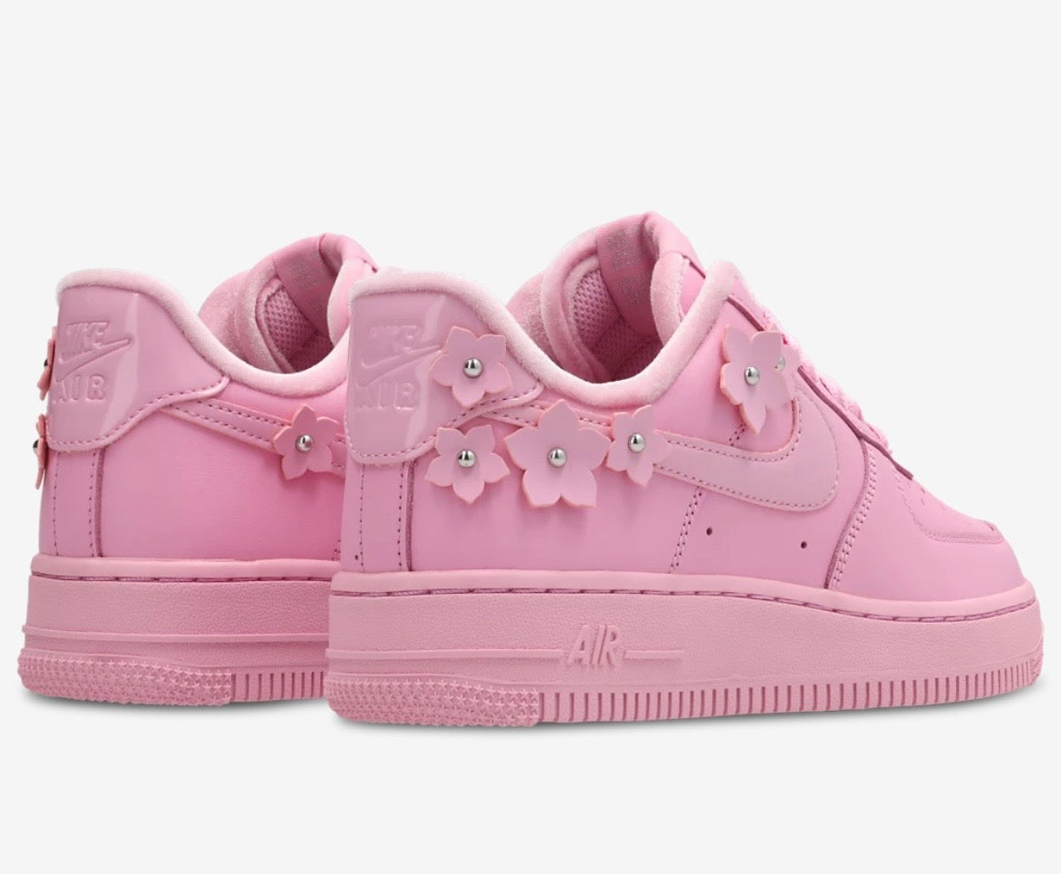 NIKE AIR FORCE 1’07 FLORETTE