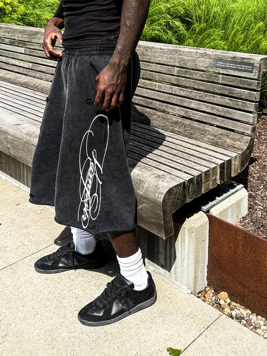 VAMPIRE VINTAGE BLACK SWEATSHORT